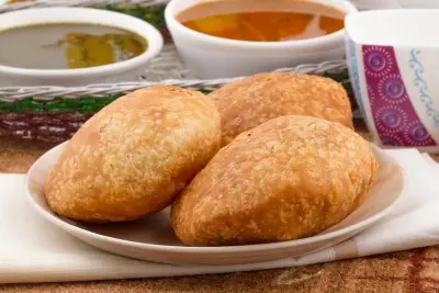 Pyaaz Kachori crispy onion pastry Rawat Misthan Bhandar Jaipur - best street food Pink City